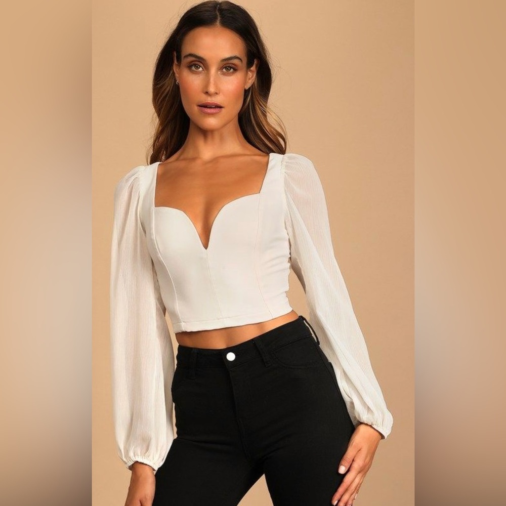 NWT Lulu’s Say it Again Cream Tie-Back Long Sleeve Crop Top